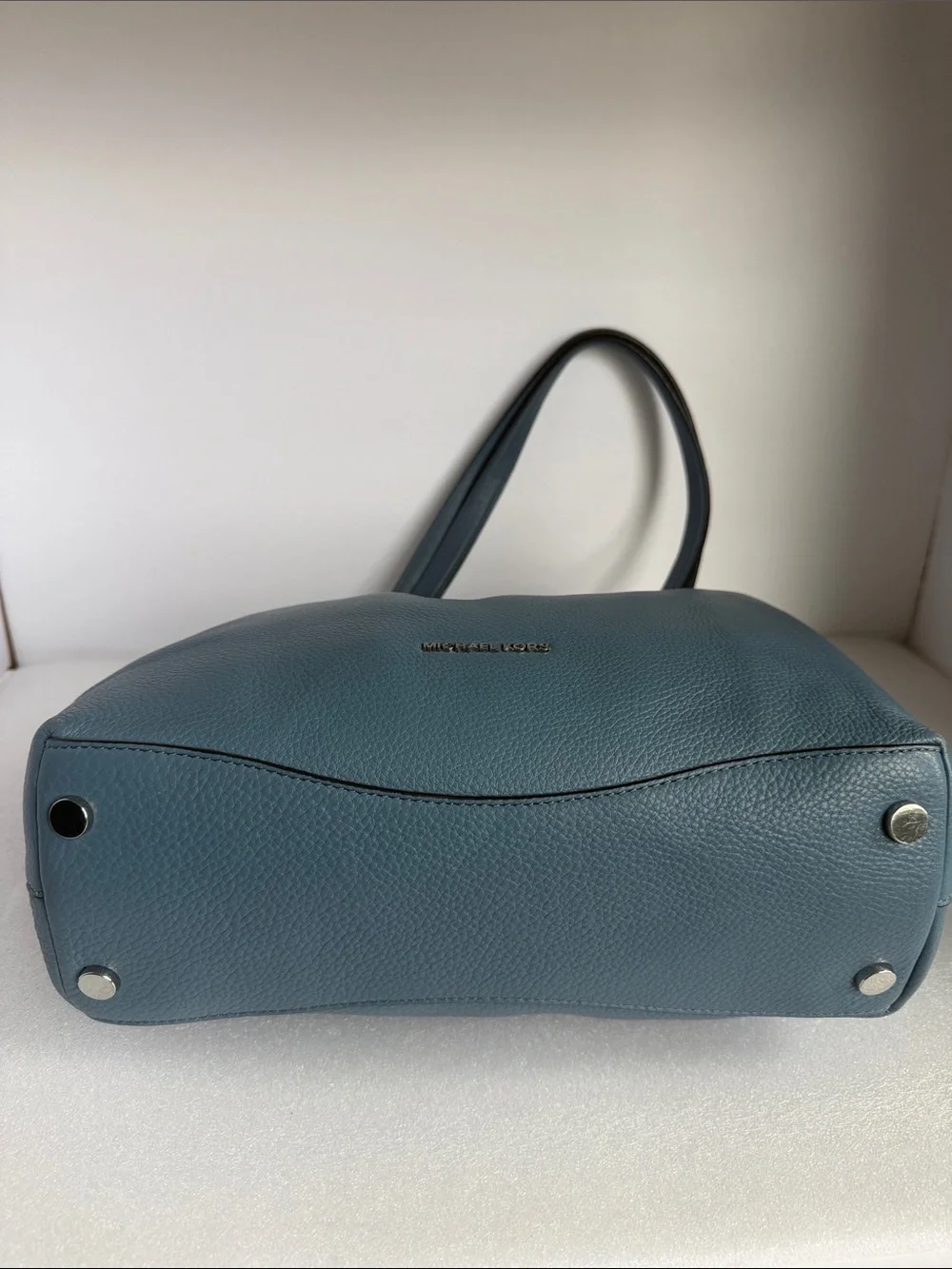 MICHAEL KORS Raven Large Leather Shoulder Bag Dusty Blue